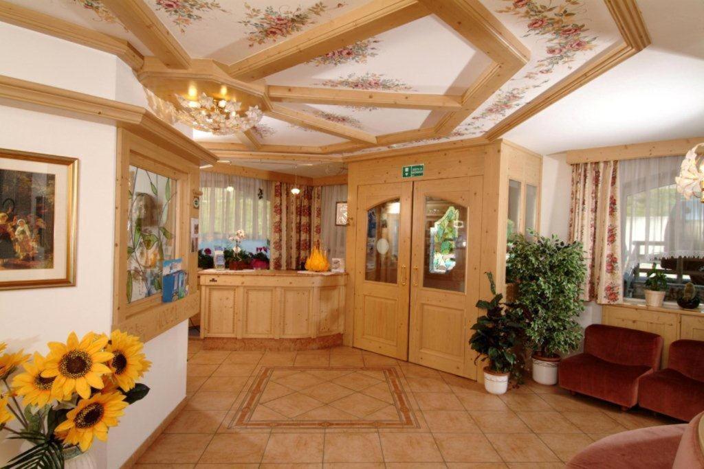 Albergo Fiordaliso Canazei Exteriér fotografie