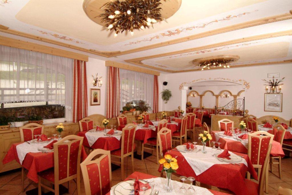 Albergo Fiordaliso Canazei Exteriér fotografie